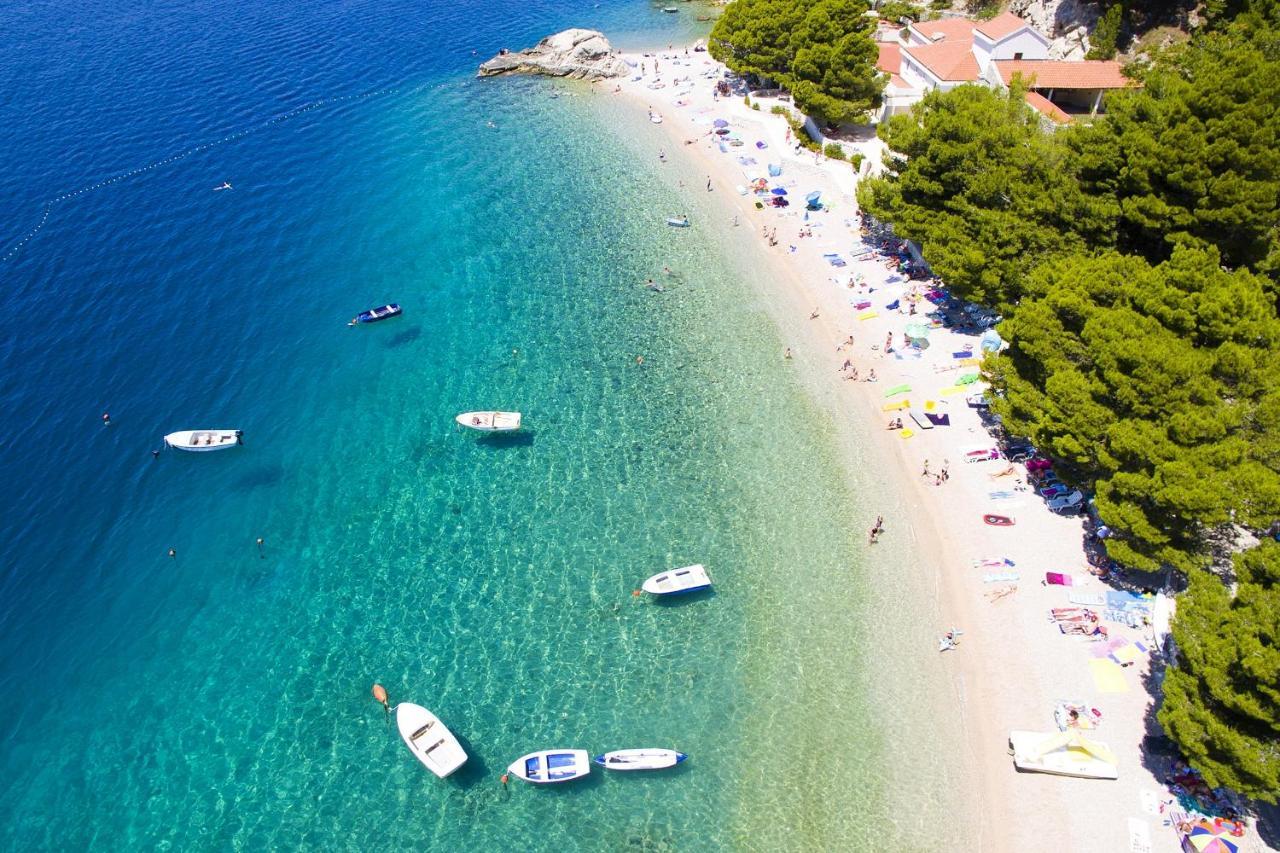 Apartments With A Parking Space Brela, Makarska - 16603 Exterior foto