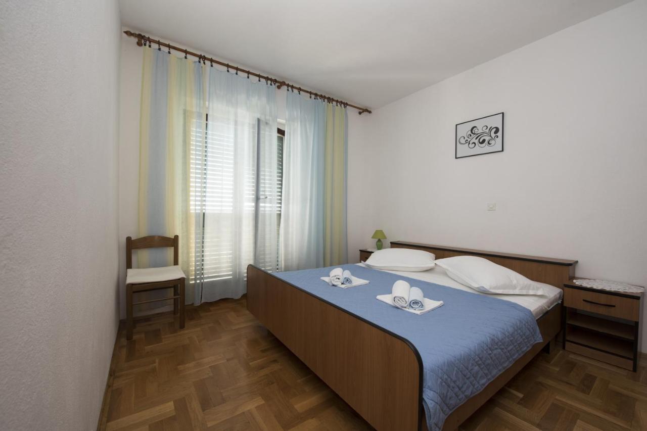 Apartments With A Parking Space Brela, Makarska - 16603 Exterior foto