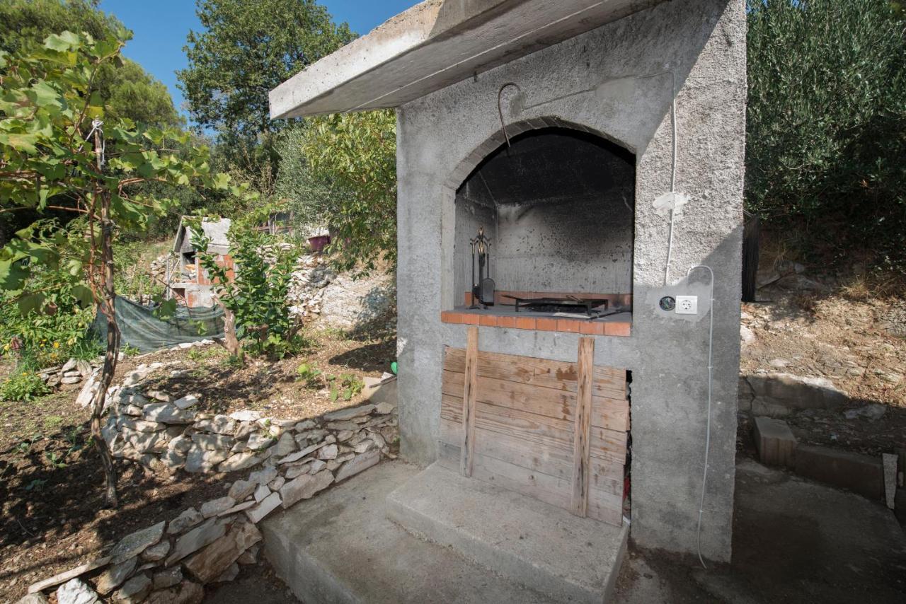 Apartments With A Parking Space Brela, Makarska - 16603 Exterior foto