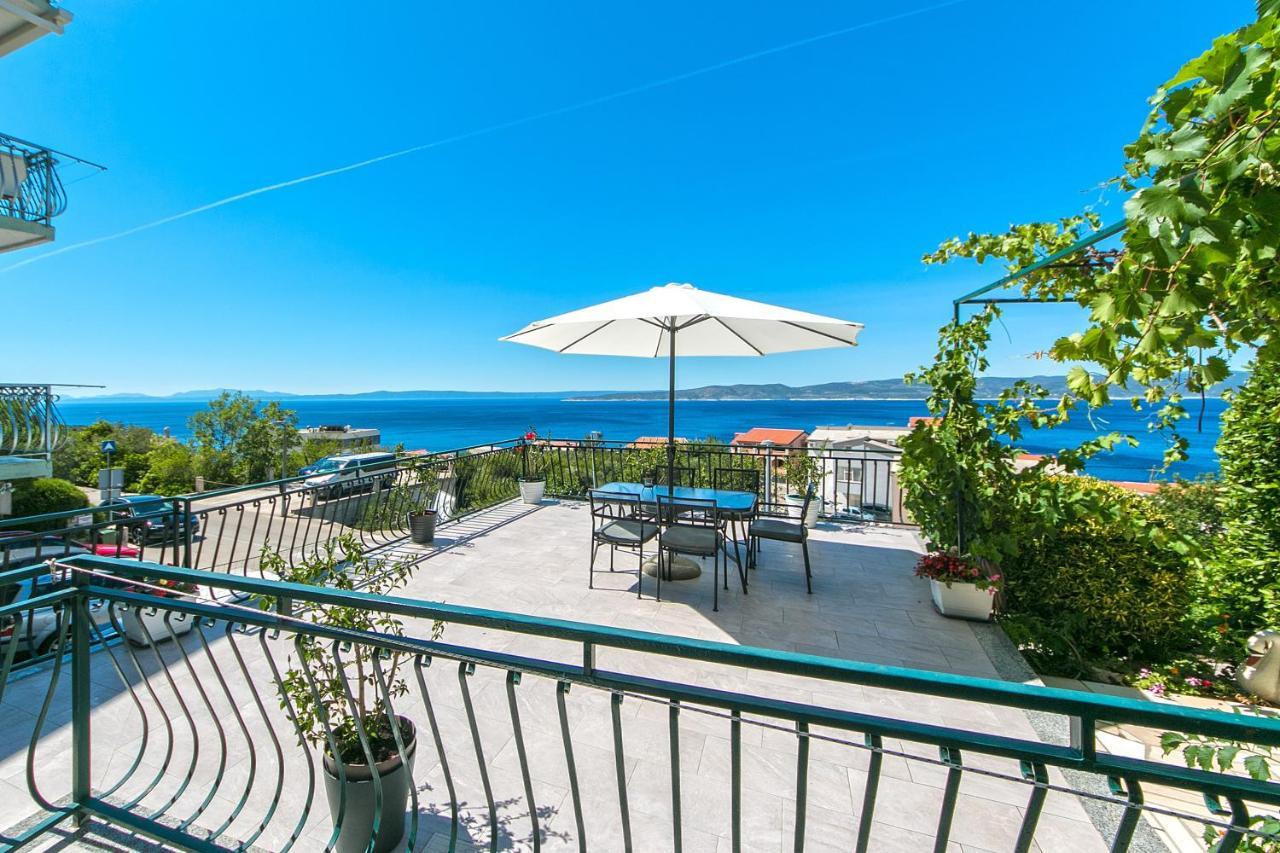 Apartments With A Parking Space Brela, Makarska - 16603 Exterior foto