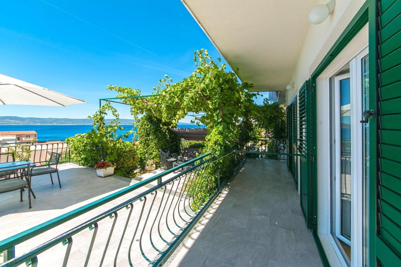 Apartments With A Parking Space Brela, Makarska - 16603 Exterior foto