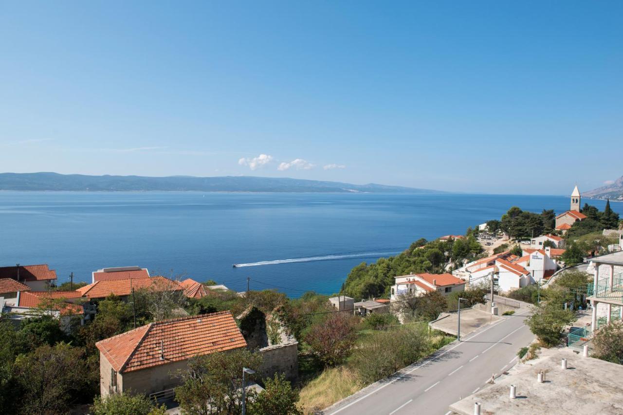 Apartments With A Parking Space Brela, Makarska - 16603 Exterior foto